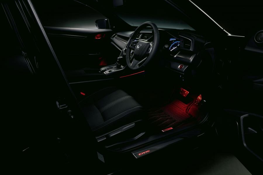 Интерьер Honda Civic Sedan by Modulo (FC) 2017 года  (JP) (фото 5 из 15)